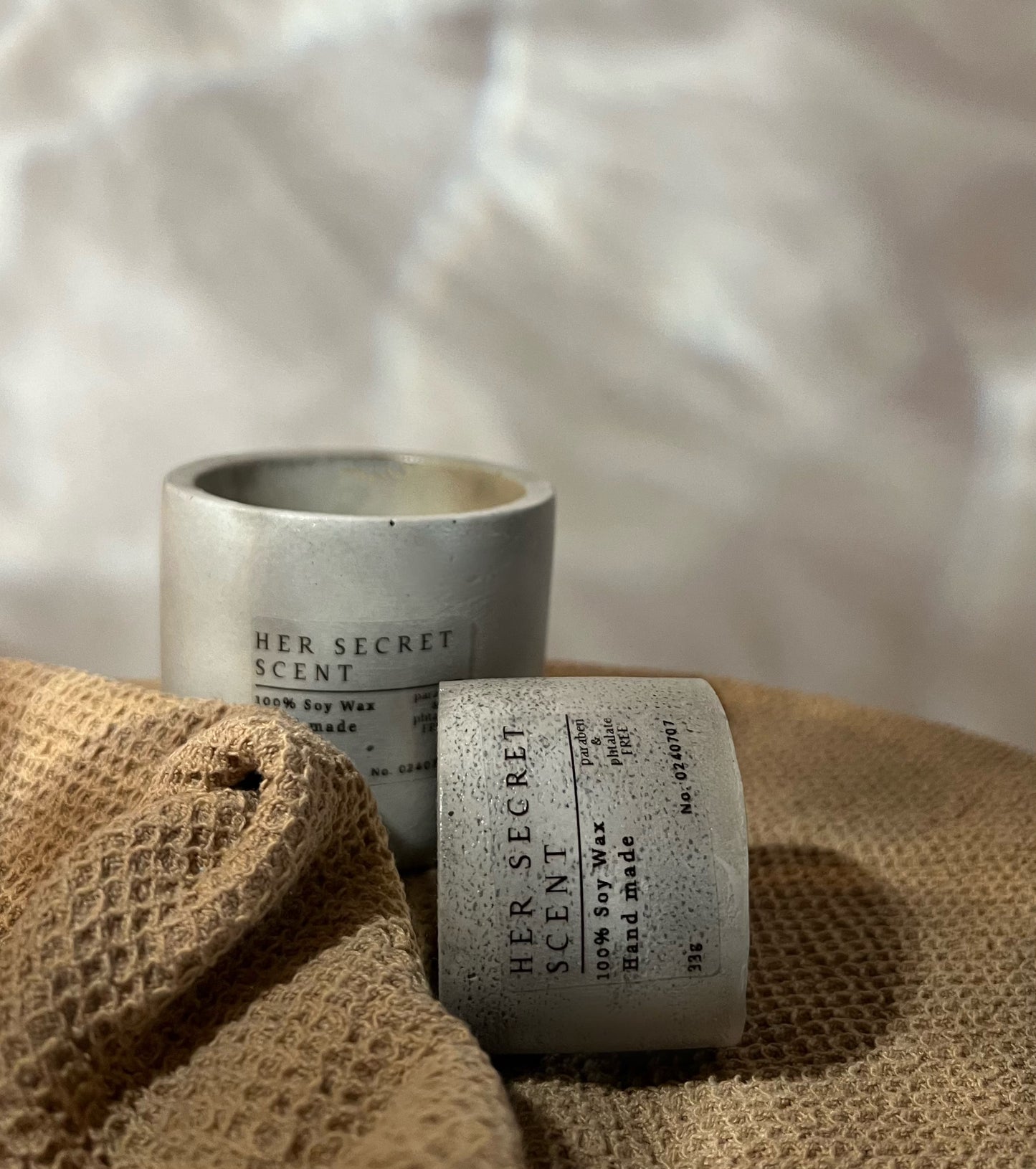 "Her secret scent" betonska svijeća