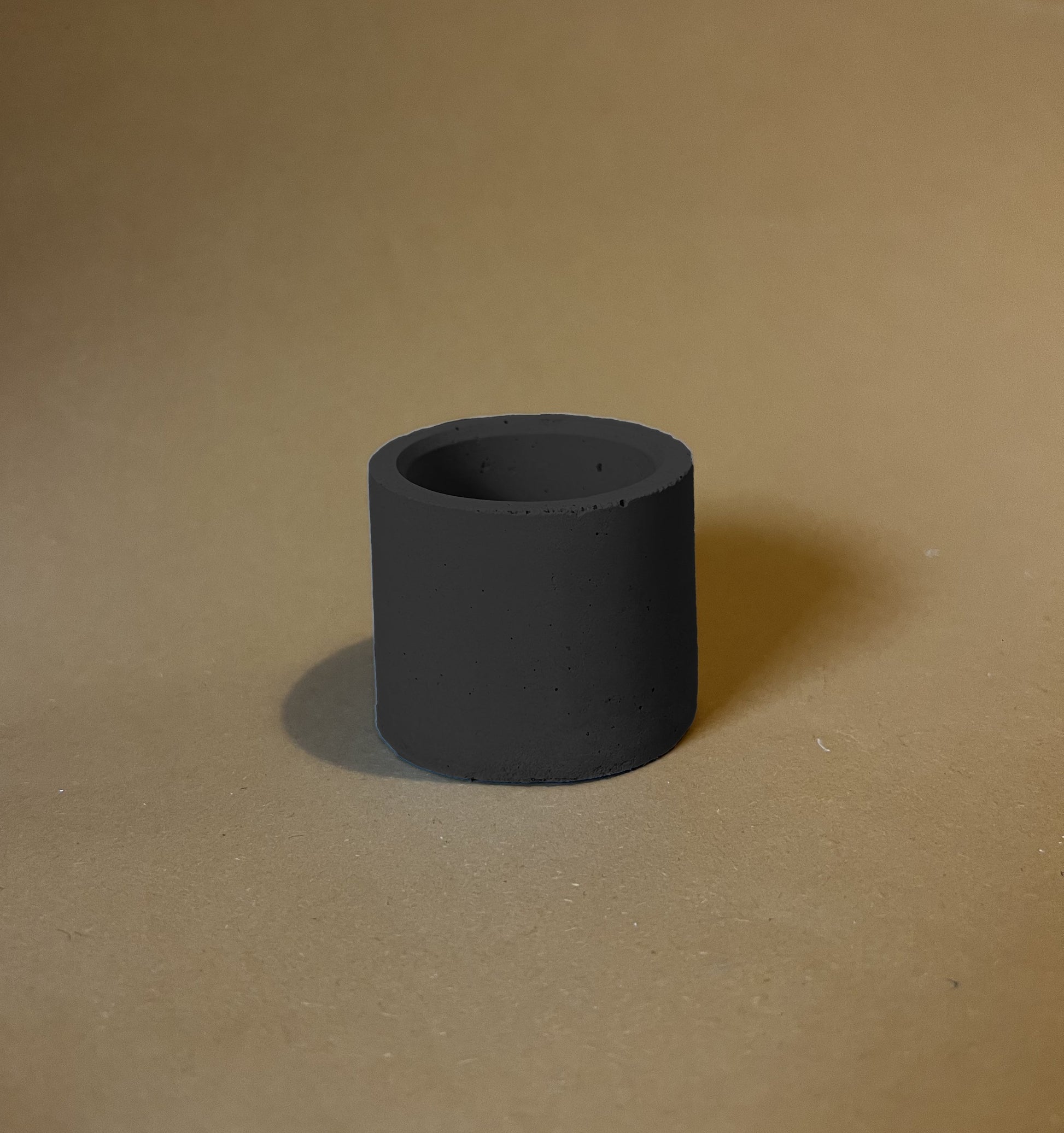 Ručno izrađena mala betonska svijeca s mogućnosti personalizacije