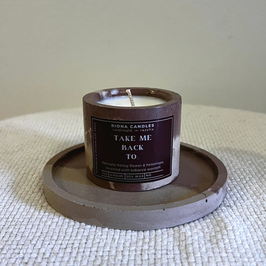 Rucno izradena mirisna svijeca u betonskoj posudici