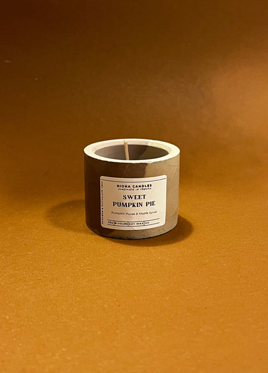 Ručno rađena mirisna svijeća od bundeve, bijelog grožđa