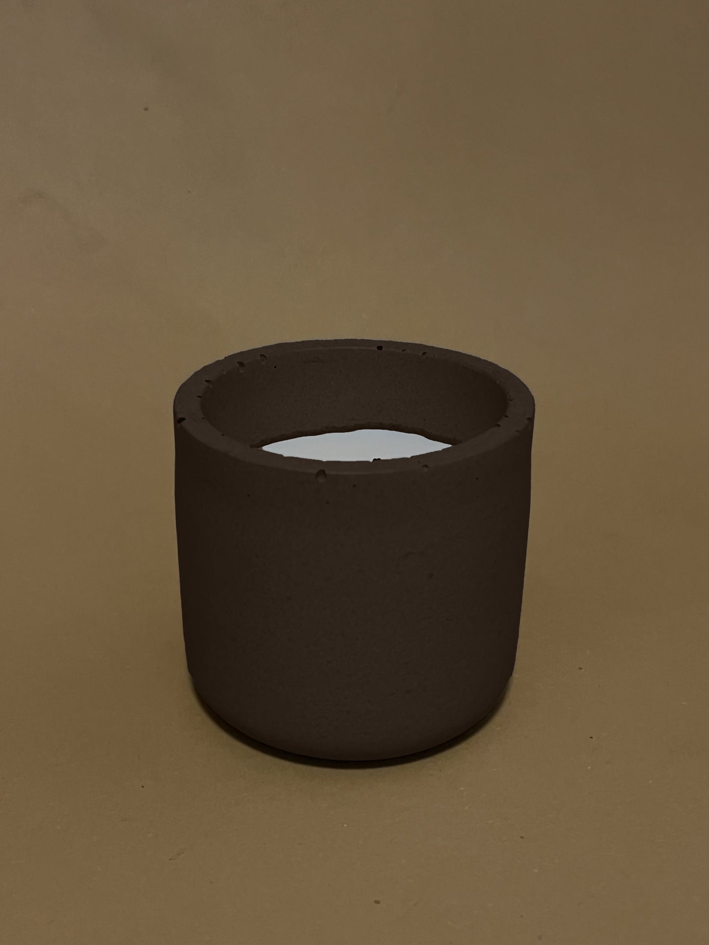 Ručno izrađena mala betonska svijeća s mogućnosti personalizacije idealna za poklon